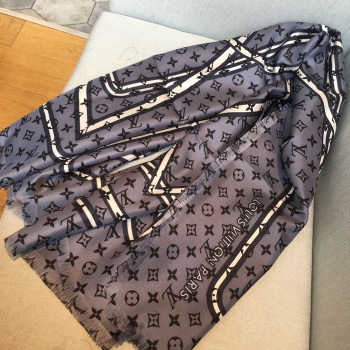 Louis Vuitton Scarf LVS00130